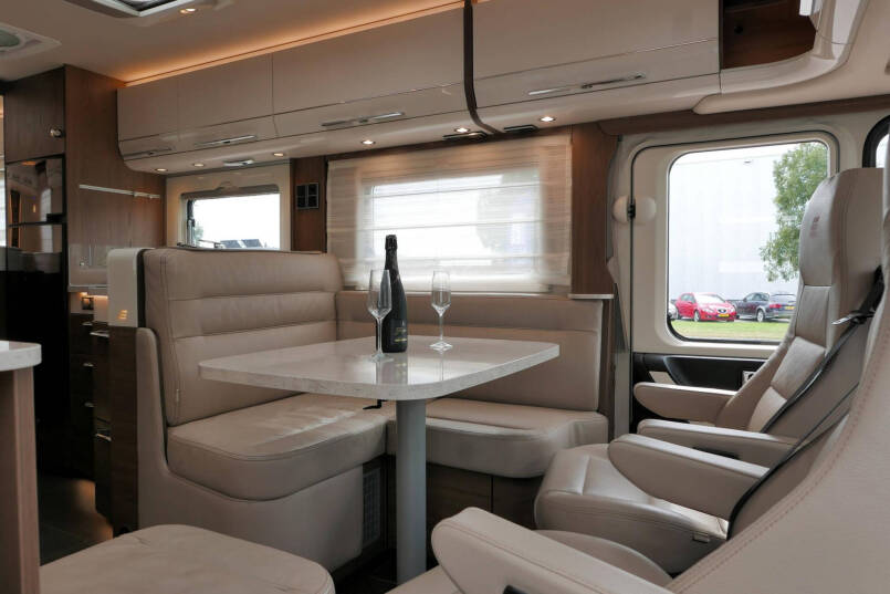 Hymer B-SL 674 SupremeLine | Bovenkastjes | 180 pk 9G Automaat | Levelsysteem 30