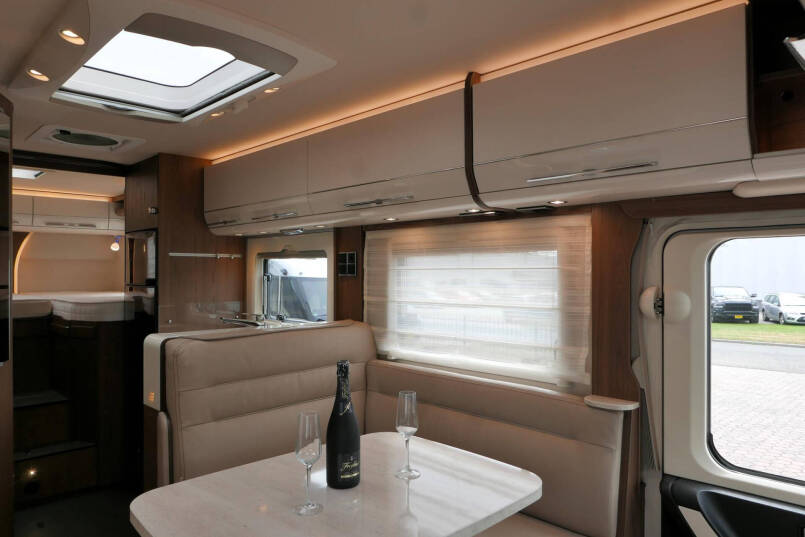 Hymer B-SL 674 SupremeLine | Bovenkastjes | 180 pk 9G Automaat | Levelsysteem 33