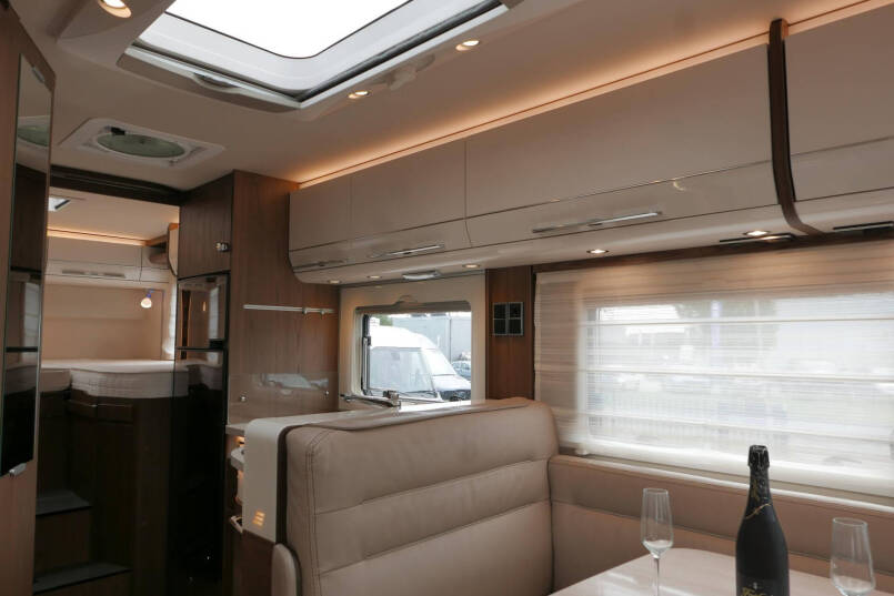 Hymer B-SL 674 SupremeLine | Bovenkastjes | 180 pk 9G Automaat | Levelsysteem 41