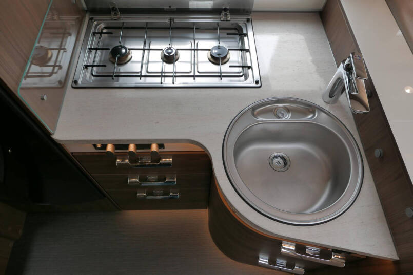 Hymer B-SL 674 SupremeLine | Bovenkastjes | 180 pk 9G Automaat | Levelsysteem 44