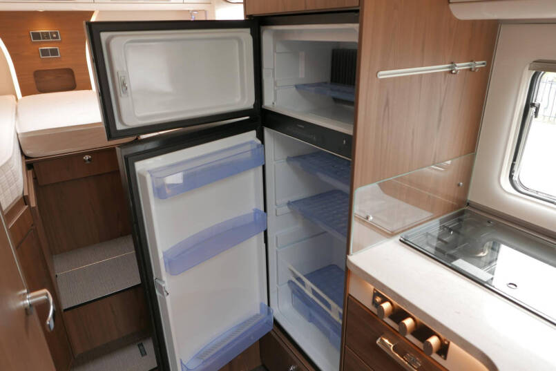 Hymer B-SL 674 SupremeLine | Bovenkastjes | 180 pk 9G Automaat | Levelsysteem 45
