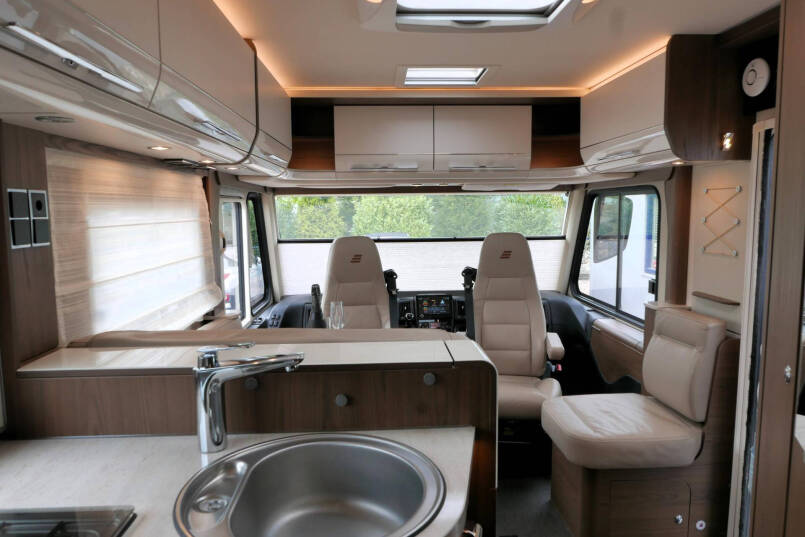 Hymer B-SL 674 SupremeLine | Bovenkastjes | 180 pk 9G Automaat | Levelsysteem 62