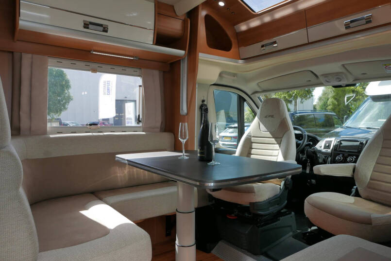 Laika Ecovip 309 | Enkele bedden | 6.99m | Zonnepaneel | Schotel 23