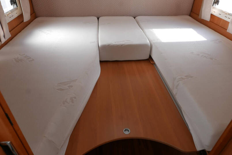 Laika Ecovip 309 | Enkele bedden | 6.99m | Zonnepaneel | Schotel 42