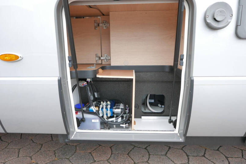 Hymer BMC-T 580 | 4430 Chassis | Levelsysteem | Oven | Enkele bedden 16