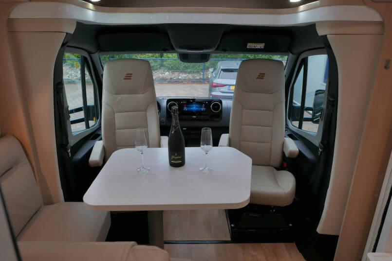 Hymer BMC-T 580 | 4430 Chassis | Levelsysteem | Oven | Enkele bedden 23