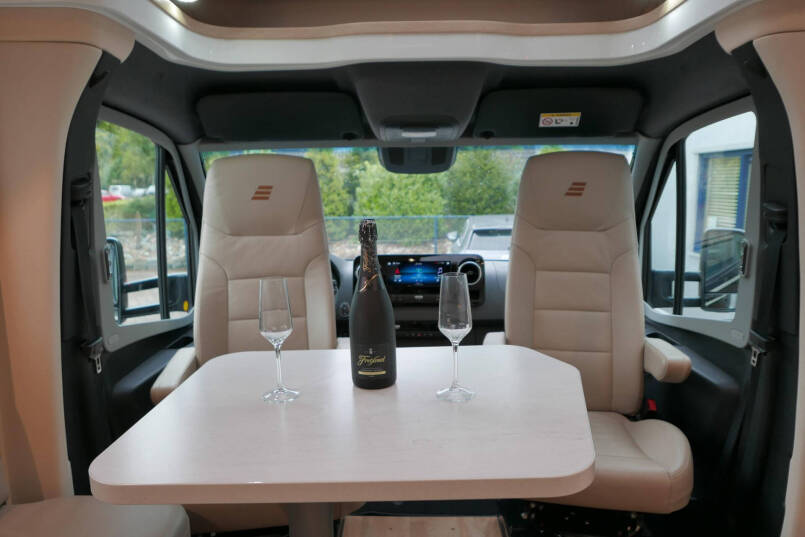Hymer BMC-T 580 | 4430 Chassis | Levelsysteem | Oven | Enkele bedden 25