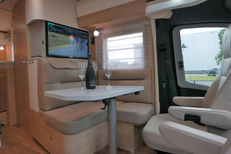 Hymer BMC-T 580 | 4430 Chassis | Levelsysteem | Oven | Enkele bedden 27