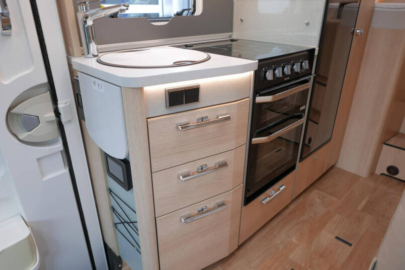 Hymer BMC-T 580 | 4430 Chassis | Levelsysteem | Oven | Enkele bedden 33