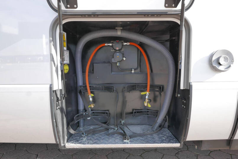 Hymer BMC-T 690 | Mercedes | 280 Ah Lithium | Queensbed | 15