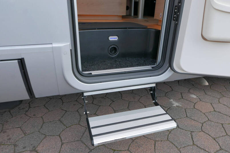 Hymer BMC-T 690 | Mercedes | 280 Ah Lithium | Queensbed | 17