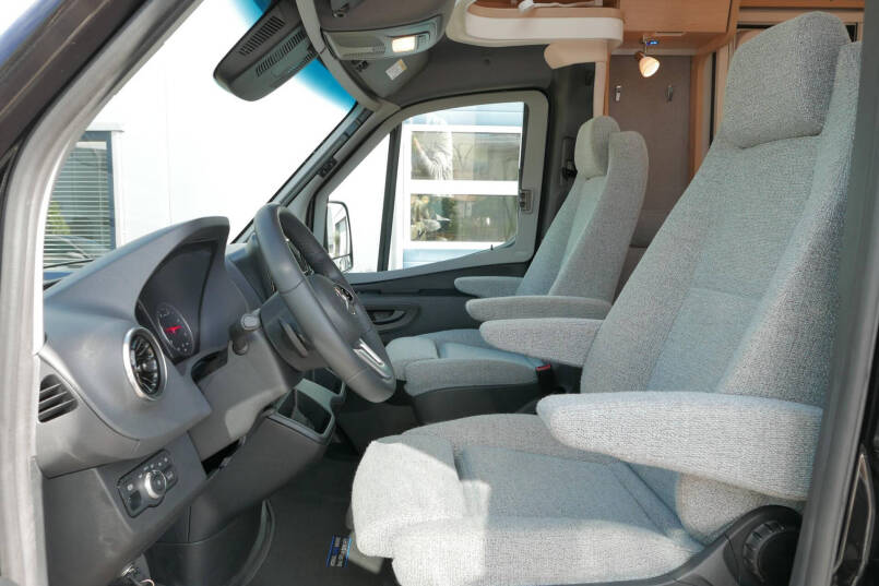 Hymer BMC-T 690 | Mercedes | 280 Ah Lithium | Queensbed | 19