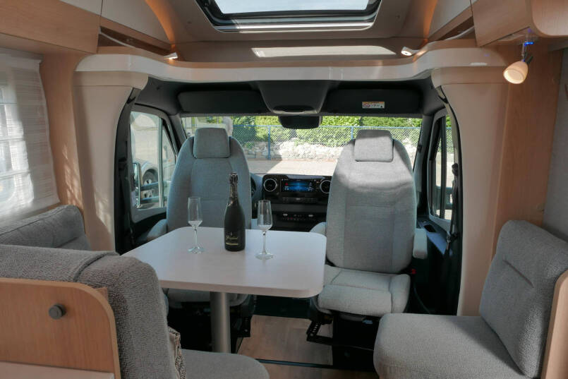 Hymer BMC-T 690 | Mercedes | 280 Ah Lithium | Queensbed | 23