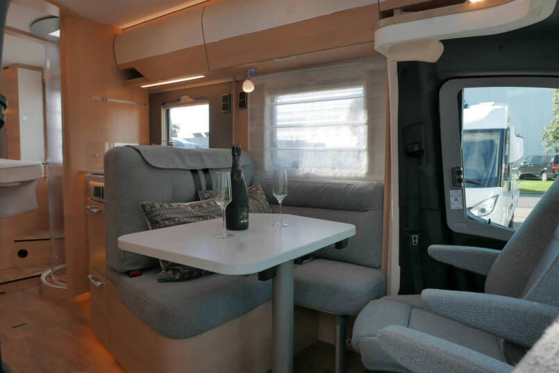 Hymer BMC-T 690 | Mercedes | 280 Ah Lithium | Queensbed | 25
