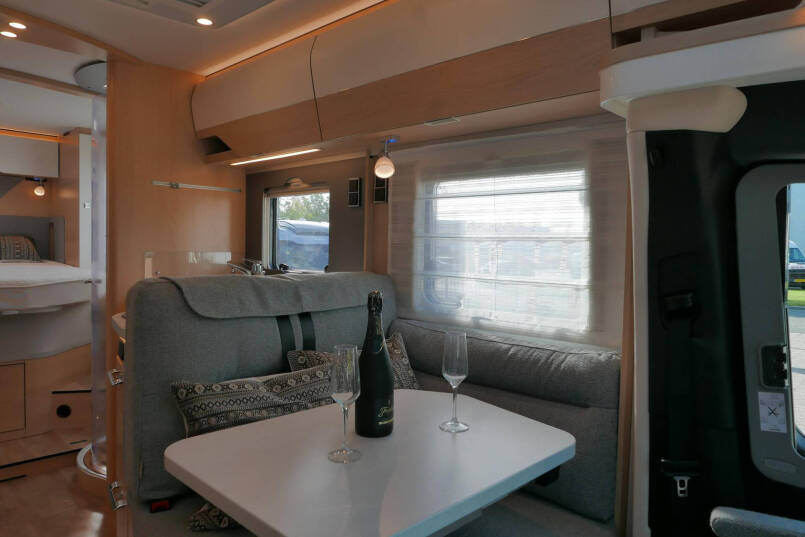 Hymer BMC-T 690 | Mercedes | 280 Ah Lithium | Queensbed | 28