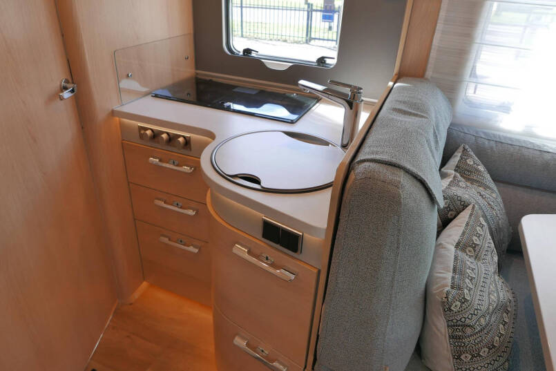 Hymer BMC-T 690 | Mercedes | 280 Ah Lithium | Queensbed | 33