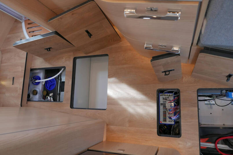 Hymer BMC-T 690 | Mercedes | 280 Ah Lithium | Queensbed | 49