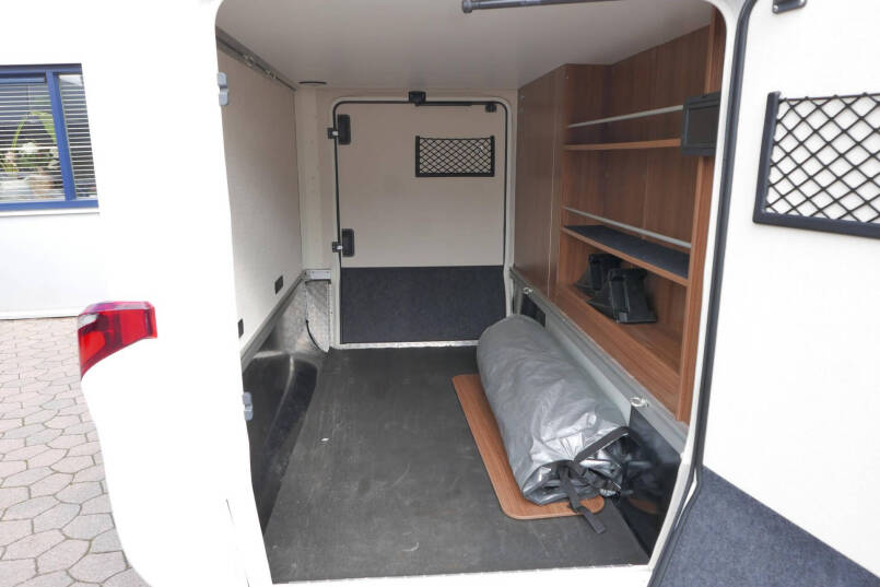 Hymer BMC-I 580 | Mercedes-Benz | 9G automaat | Enkele bedden | Levelsysteem | 11