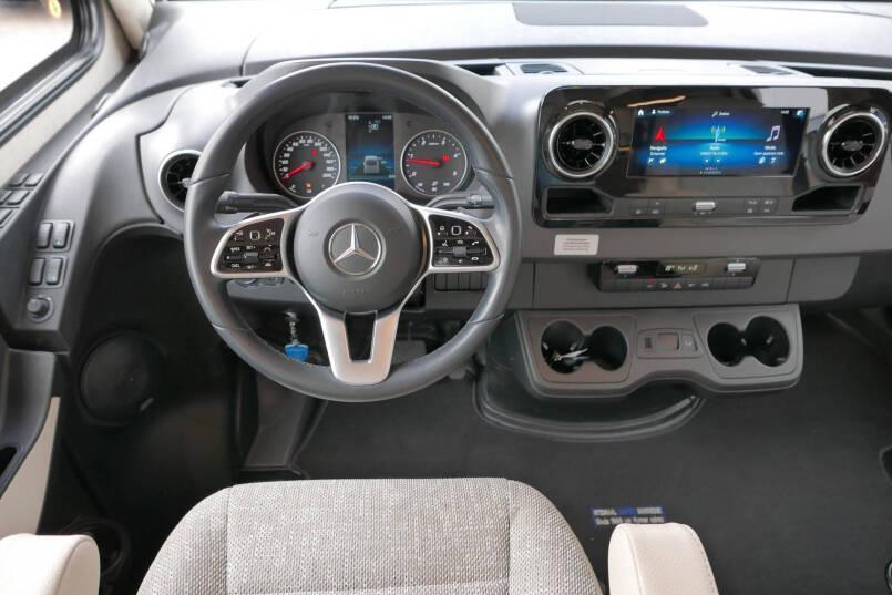 Hymer BMC-I 580 | Mercedes-Benz | 9G automaat | Enkele bedden | Levelsysteem | 21