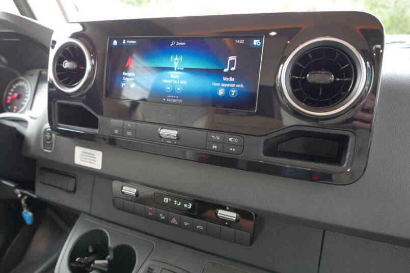 Hymer BMC-I 580 | Mercedes-Benz | 9G automaat | Enkele bedden | Levelsysteem | 22