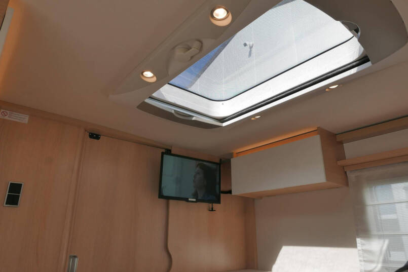 Hymer BML-I 780 MasterLine | Bovenkastjes | Levelsysteem | Lithium | Enkele bedden 52