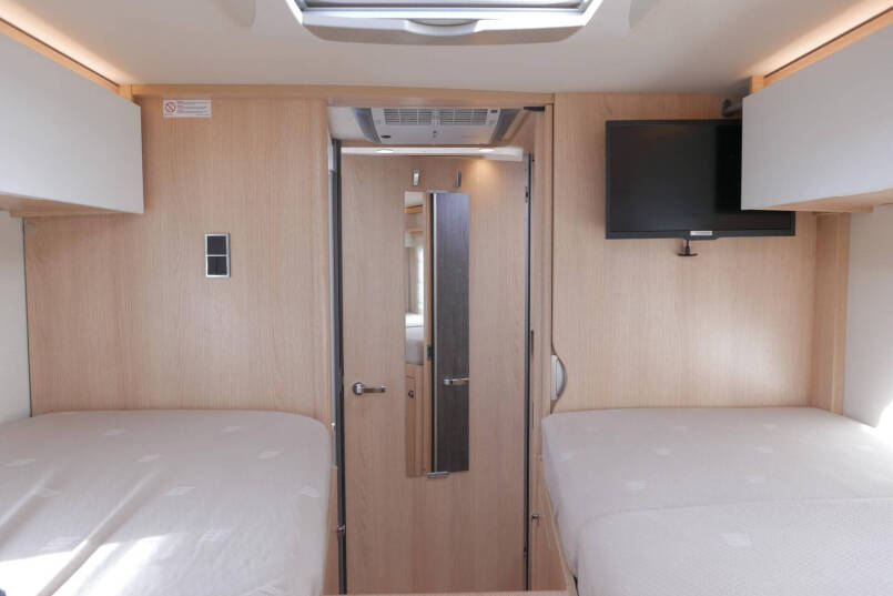 Hymer BML-I 780 MasterLine | Bovenkastjes | Levelsysteem | Lithium | Enkele bedden 53