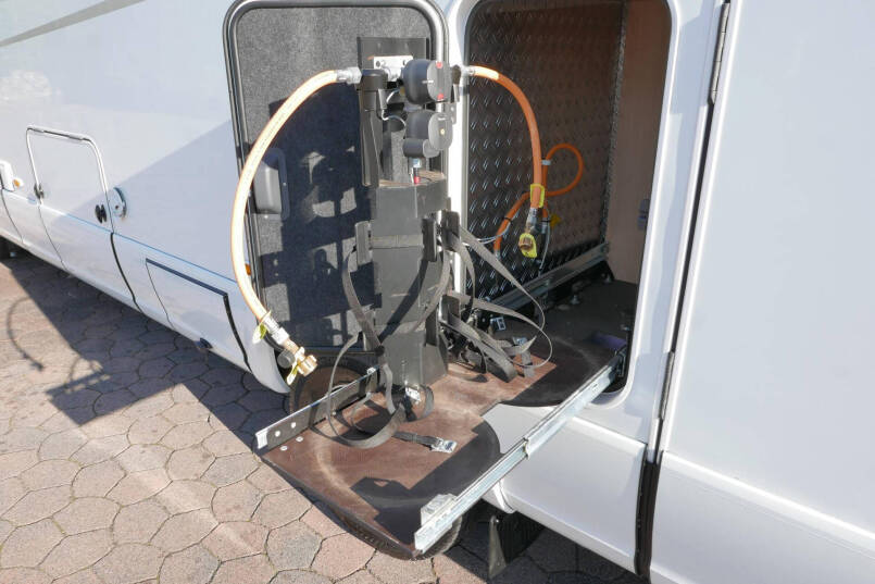 Hymer B-SL 674 SupremeLine | 180 pk Automaat | Levelsysteem | Lithium | 16