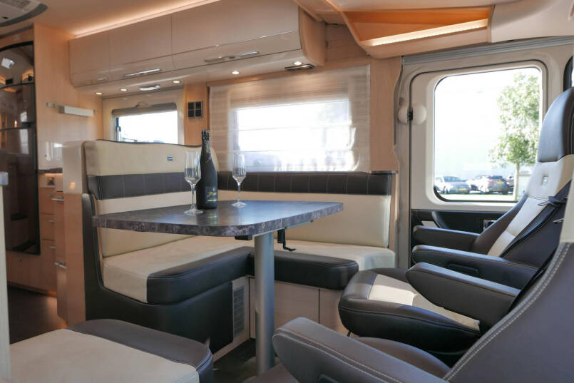 Hymer B-SL 674 SupremeLine | 180 pk Automaat | Levelsysteem | Lithium | 28