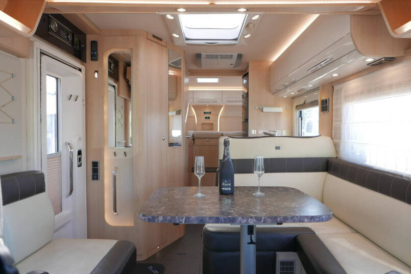 Hymer B-SL 674 SupremeLine | 180 pk Automaat | Levelsysteem | Lithium | 30