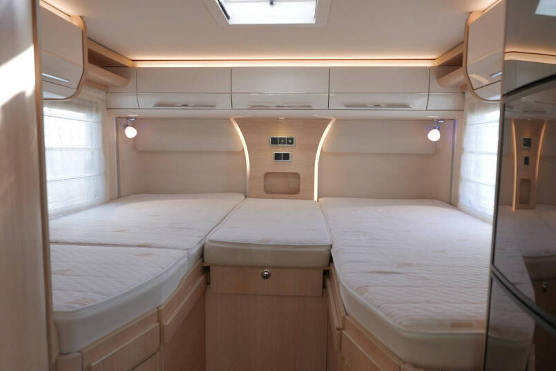 Hymer B-SL 674 SupremeLine | 180 pk Automaat | Levelsysteem | Lithium | 39