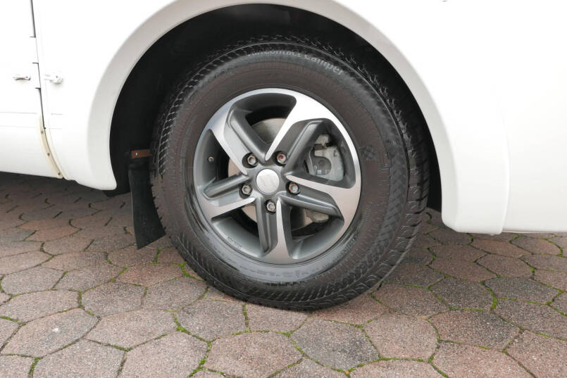 Hymer B 588 PL | 180 pk Automaat | Levelsysteem | Enkele bedden | AL-KO maxi 9