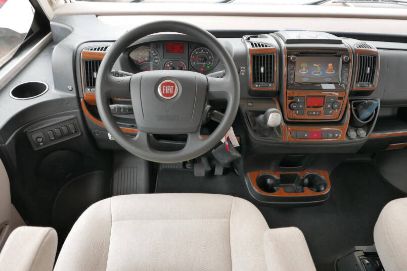 Hymer B 588 PL | 180 pk Automaat | Levelsysteem | Enkele bedden | AL-KO maxi 22