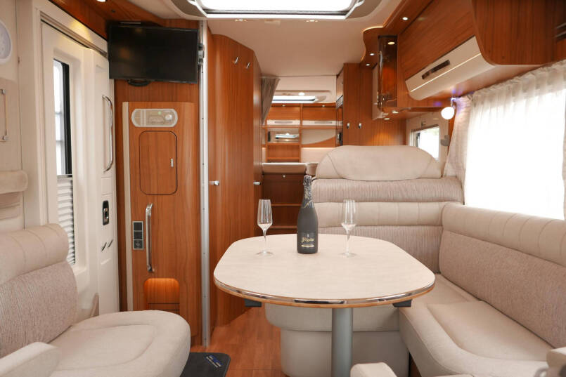 Hymer B 588 PL | 180 pk Automaat | Levelsysteem | Enkele bedden | AL-KO maxi 27
