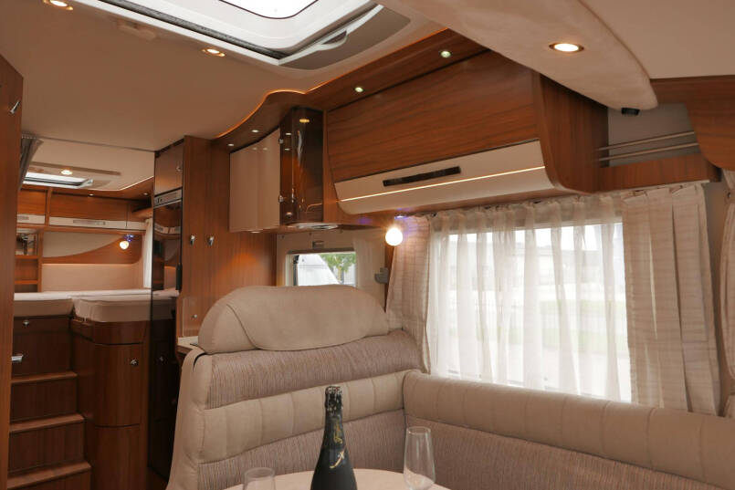 Hymer B 588 PL | 180 pk Automaat | Levelsysteem | Enkele bedden | AL-KO maxi 28