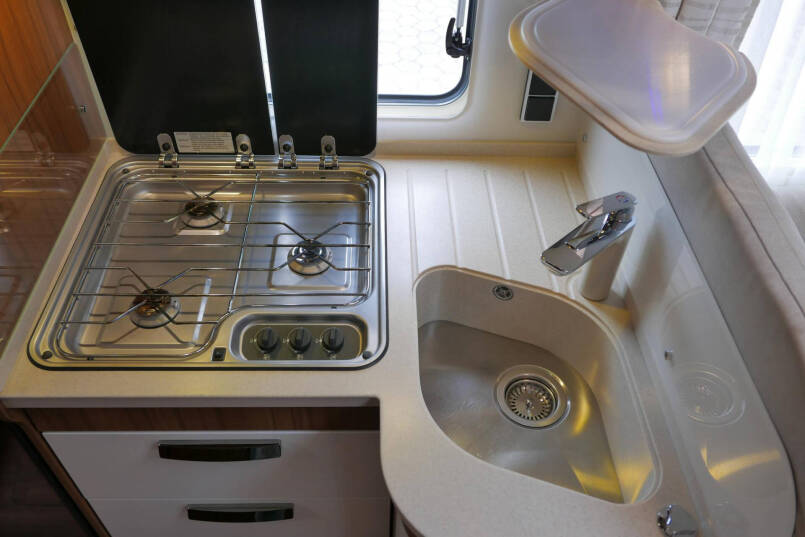 Hymer B 588 PL | 180 pk Automaat | Levelsysteem | Enkele bedden | AL-KO maxi 34