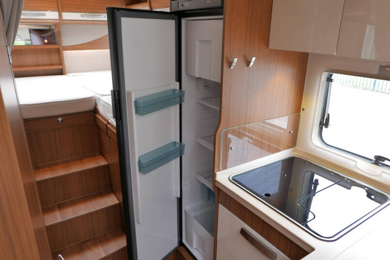 Hymer B 588 PL | 180 pk Automaat | Levelsysteem | Enkele bedden | AL-KO maxi 35