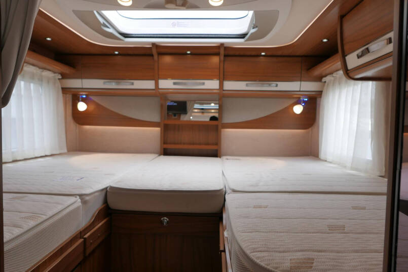 Hymer B 588 PL | 180 pk Automaat | Levelsysteem | Enkele bedden | AL-KO maxi 38