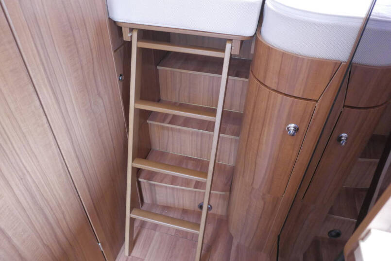 Hymer B 588 PL | 180 pk Automaat | Levelsysteem | Enkele bedden | AL-KO maxi 40