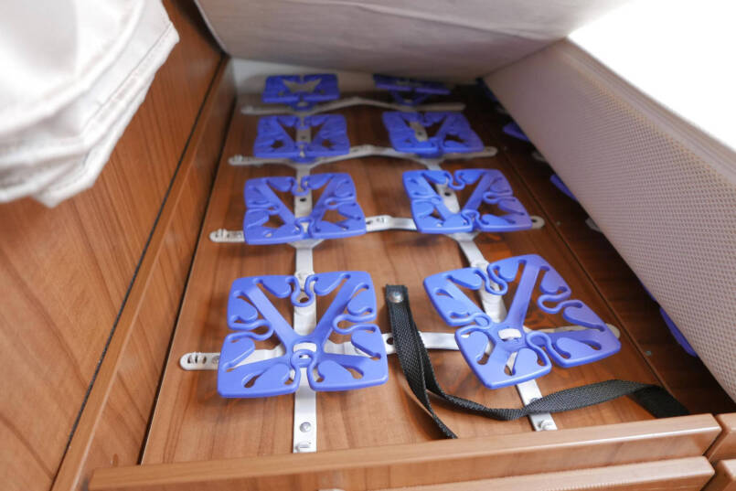 Hymer B 588 PL | 180 pk Automaat | Levelsysteem | Enkele bedden | AL-KO maxi 43