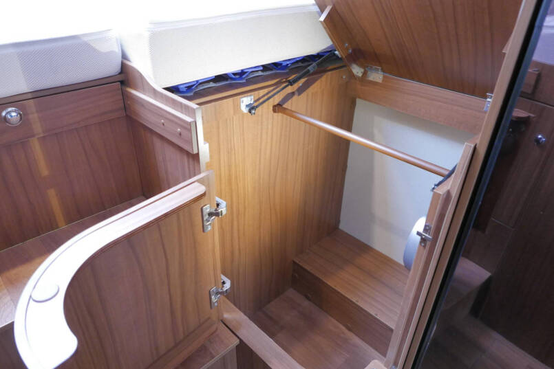 Hymer B 588 PL | 180 pk Automaat | Levelsysteem | Enkele bedden | AL-KO maxi 44