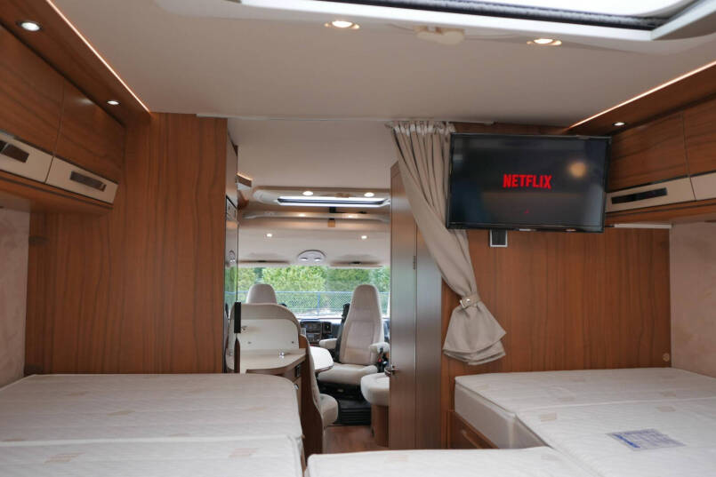 Hymer B 588 PL | 180 pk Automaat | Levelsysteem | Enkele bedden | AL-KO maxi 45