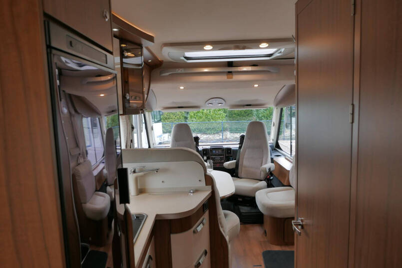 Hymer B 588 PL | 180 pk Automaat | Levelsysteem | Enkele bedden | AL-KO maxi 47
