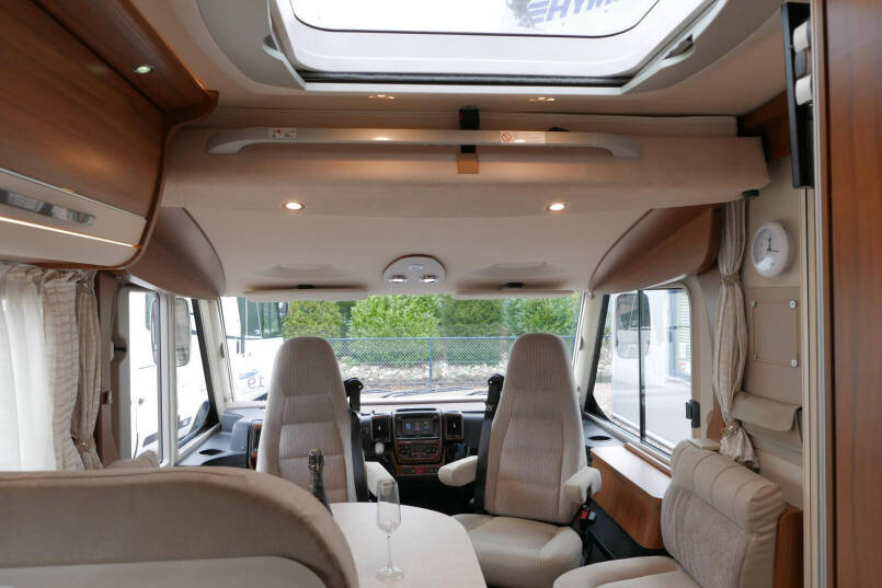 Hymer B 588 PL | 180 pk Automaat | Levelsysteem | Enkele bedden | AL-KO maxi 52