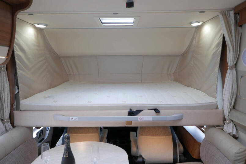 Hymer B 588 PL | 180 pk Automaat | Levelsysteem | Enkele bedden | AL-KO maxi 53