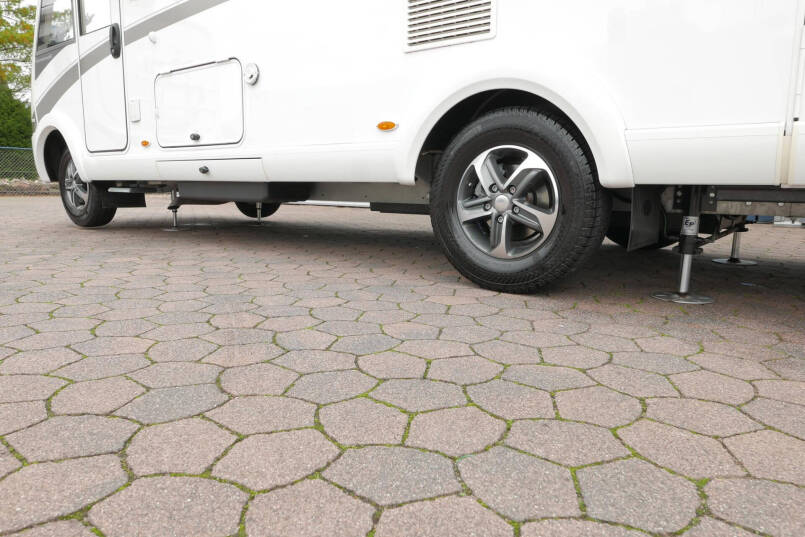 Hymer B 588 PL | 180 pk Automaat | Levelsysteem | Enkele bedden | AL-KO maxi 6