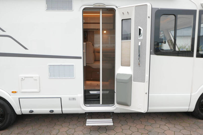 Hymer BML-I 790 MasterLine | Levelsysteem | Queensbed | Omvormer | Airco 17