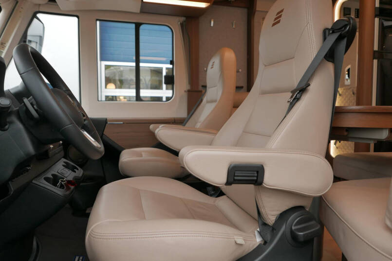 Hymer BML-I 790 MasterLine | Levelsysteem | Queensbed | Omvormer | Airco 21