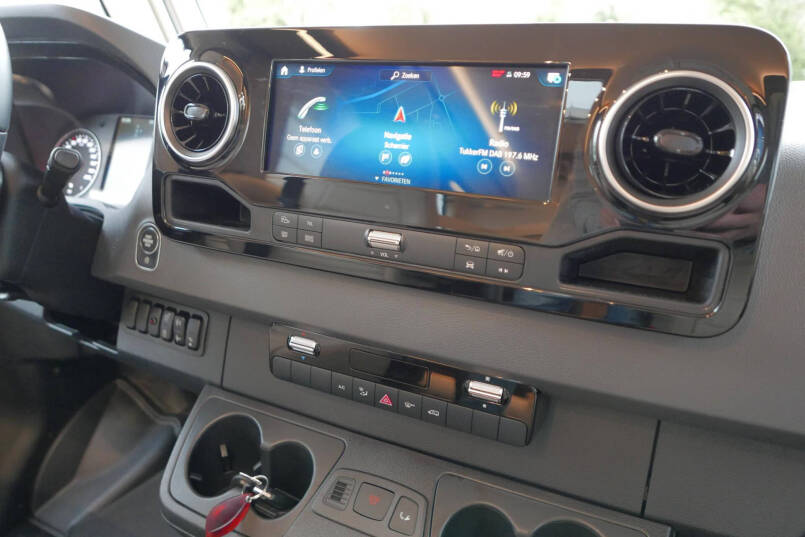 Hymer BML-I 790 MasterLine | Levelsysteem | Queensbed | Omvormer | Airco 23