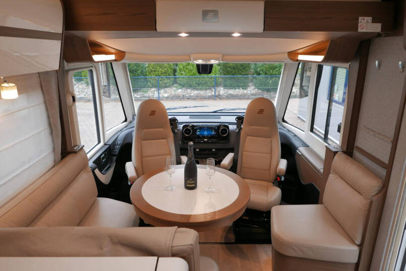 Hymer BML-I 790 MasterLine | Levelsysteem | Queensbed | Omvormer | Airco 24