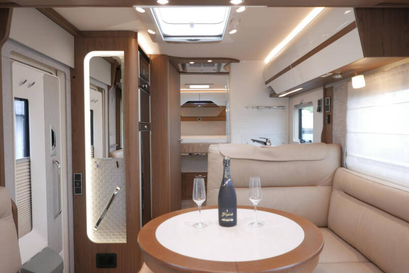 Hymer BML-I 790 MasterLine | Levelsysteem | Queensbed | Omvormer | Airco 28